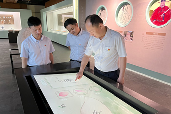 市政工程：赏莲品莲话清廉